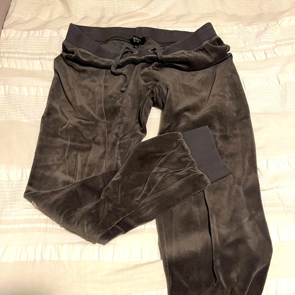 Juicy couture gay velvet jogger pants